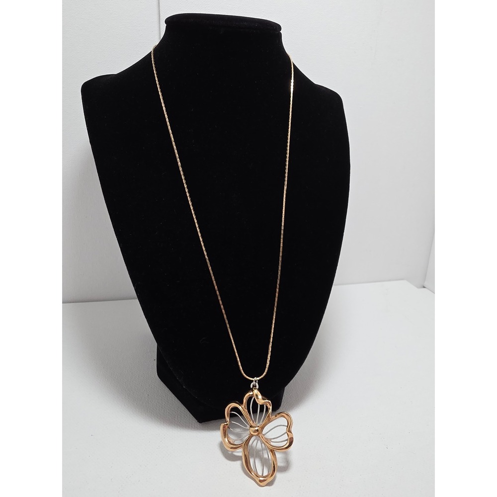 Vintage Avon Dogwood Two Tone Floral Pendant Necklace 21 Inch Gold Silver Tone